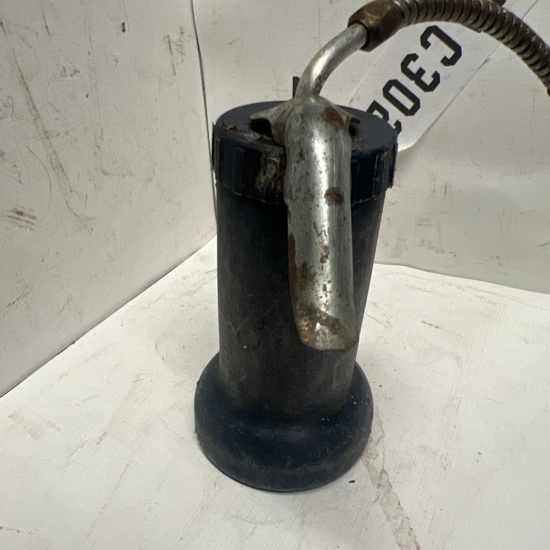 Vintage Eagle 33F Pump Oiler- with Flexible Metal Spot - gallery