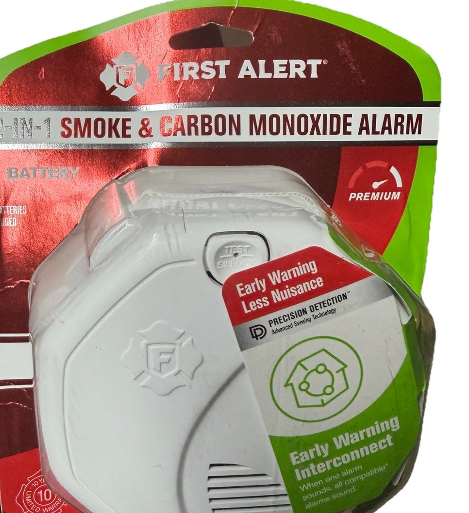 First Alert 2 In 1 Smoke & Carbon Monoxide Alarm Wireless Interconnect Battery gallery