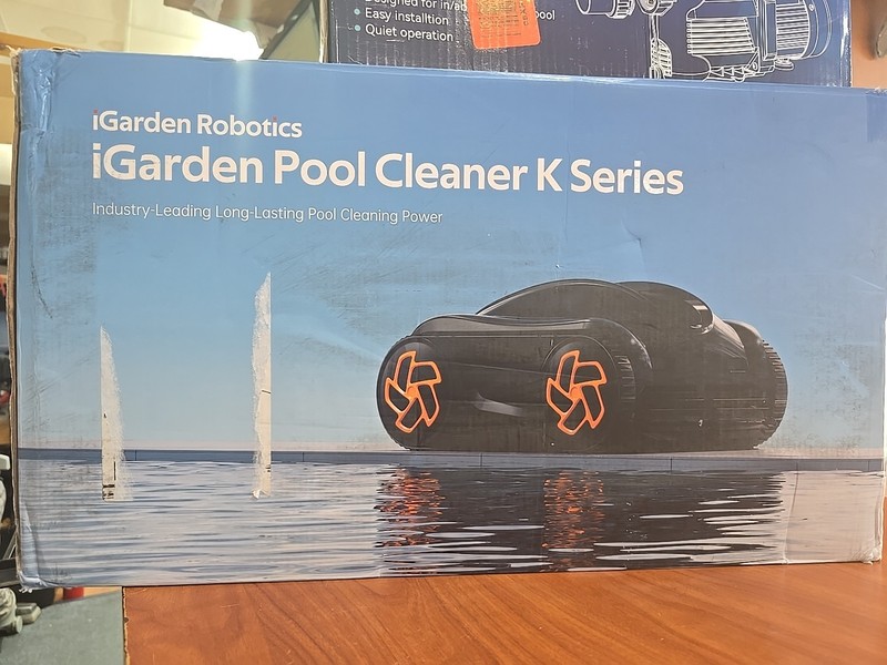 iGarden K60 Cordless Robotic Pool Cleaner 6H Run Self-Parking Smart Navigation gallery