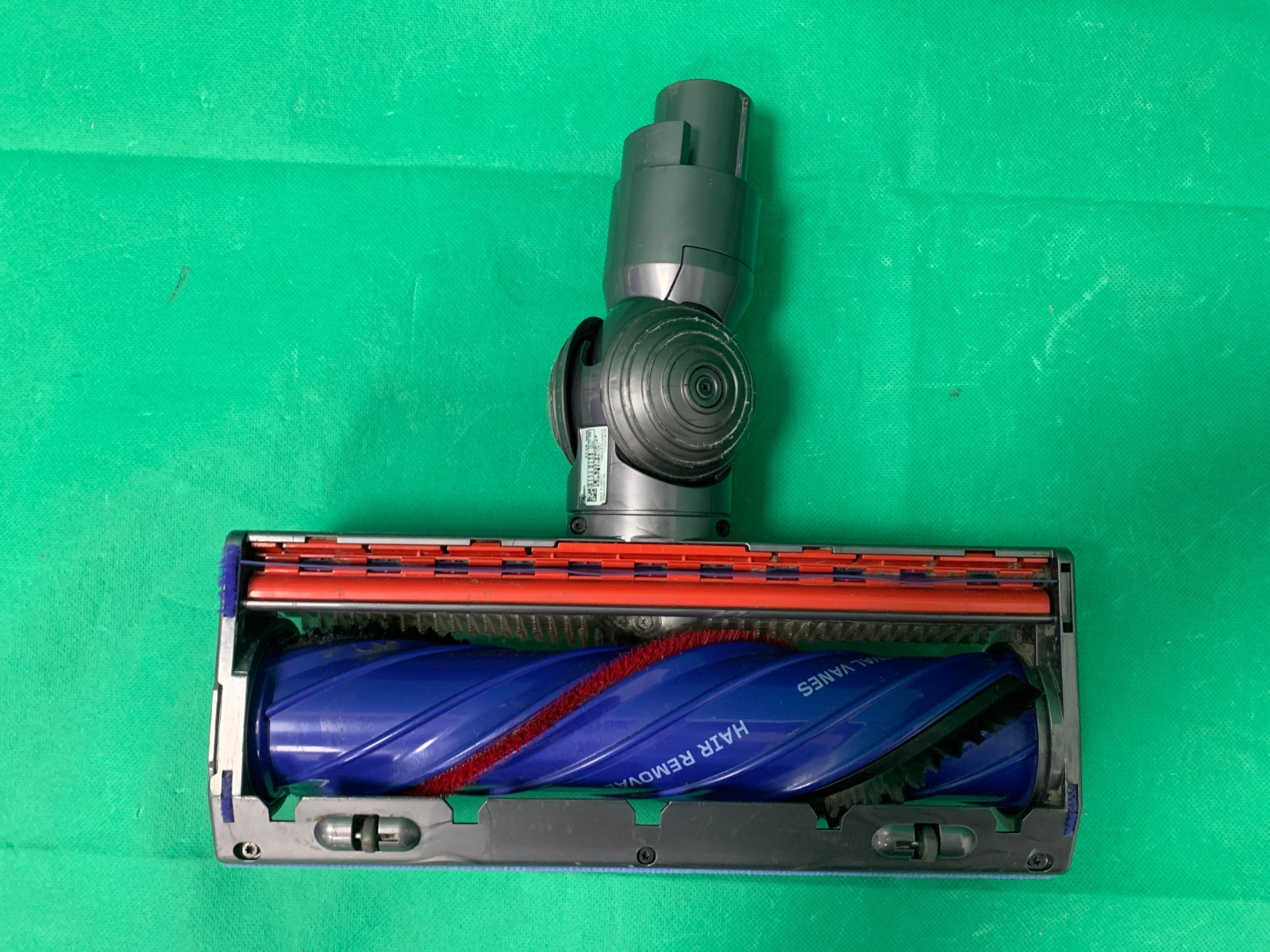 Dyson (388388) Brush Motorbar Cleaner Head w/Hair Removal Vanes Not Working gallery