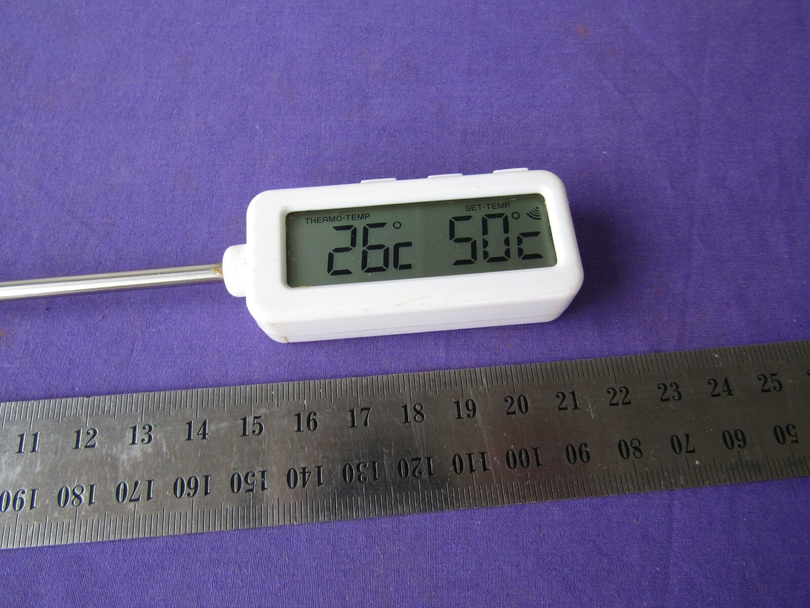 Digital Stick Min/Max Thermometer with Timer to 300 degrees Celsius gallery