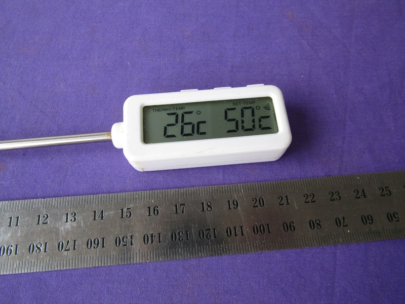 Digital Stick Min/Max Thermometer with Timer to 300 degrees Celsius gallery