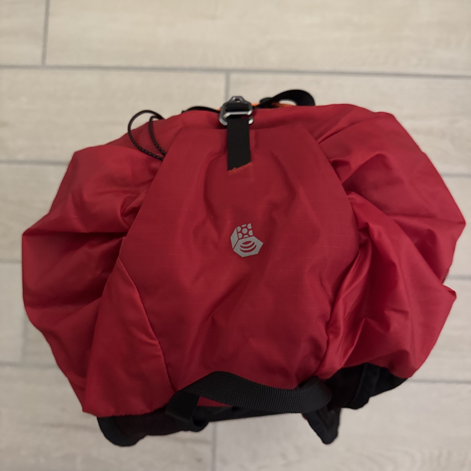 Mountain Hardwear UL 20 Backpack - RED 3