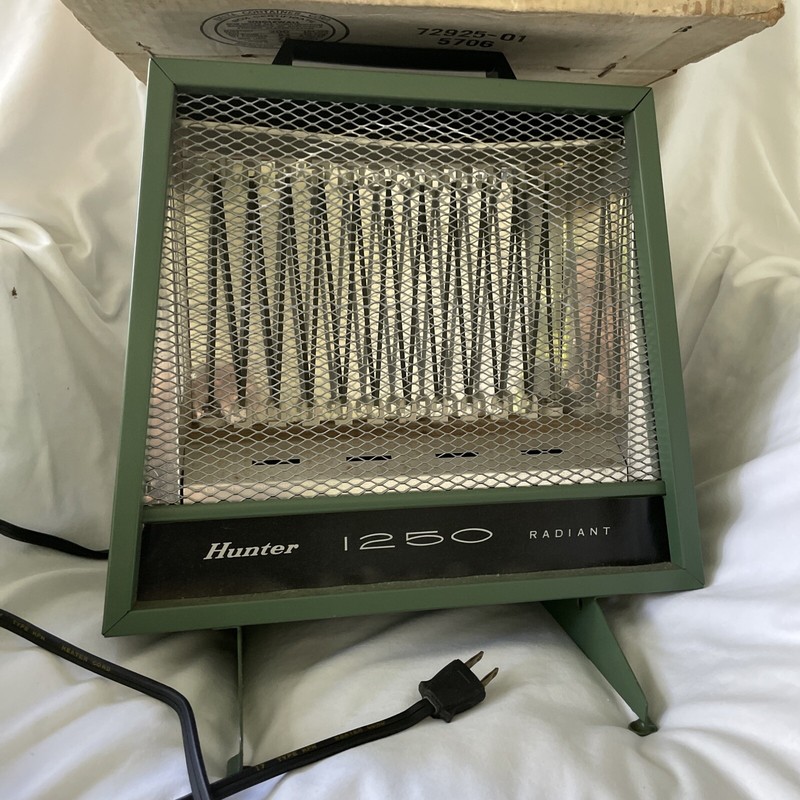 Vtg HUNTER Green Mid Century Mod#33461 Portable Radiant Electric Heater 1250 USA gallery