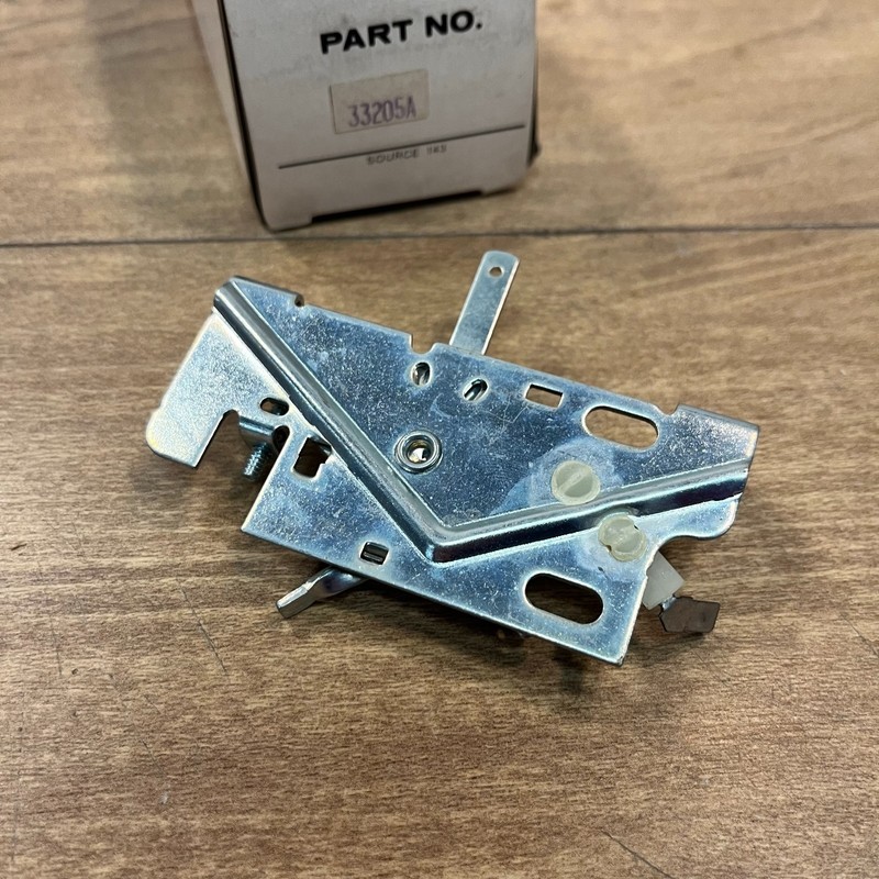 New TECUMSEH OEM NOS ENGINE CONTROL BRACKET / 33205A gallery