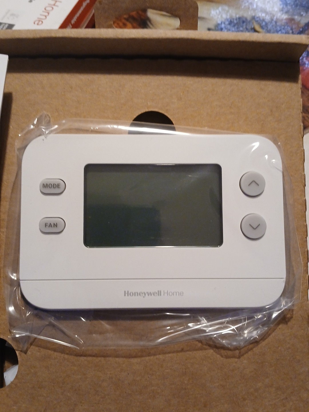 Honeywell Home X1N Non-Programmable Thermostat Single-Stage 1-Heat/1-Cool gallery
