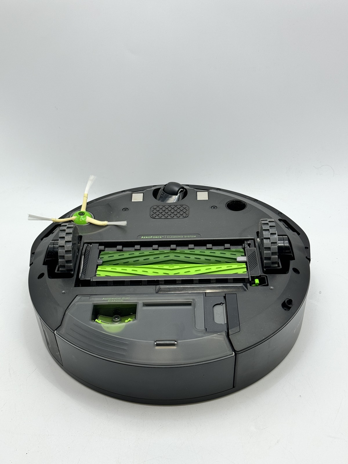 iRobot Roomba i4 + Self-Emptying Cleaning Robot Smart Mapping I455920 - Black gallery