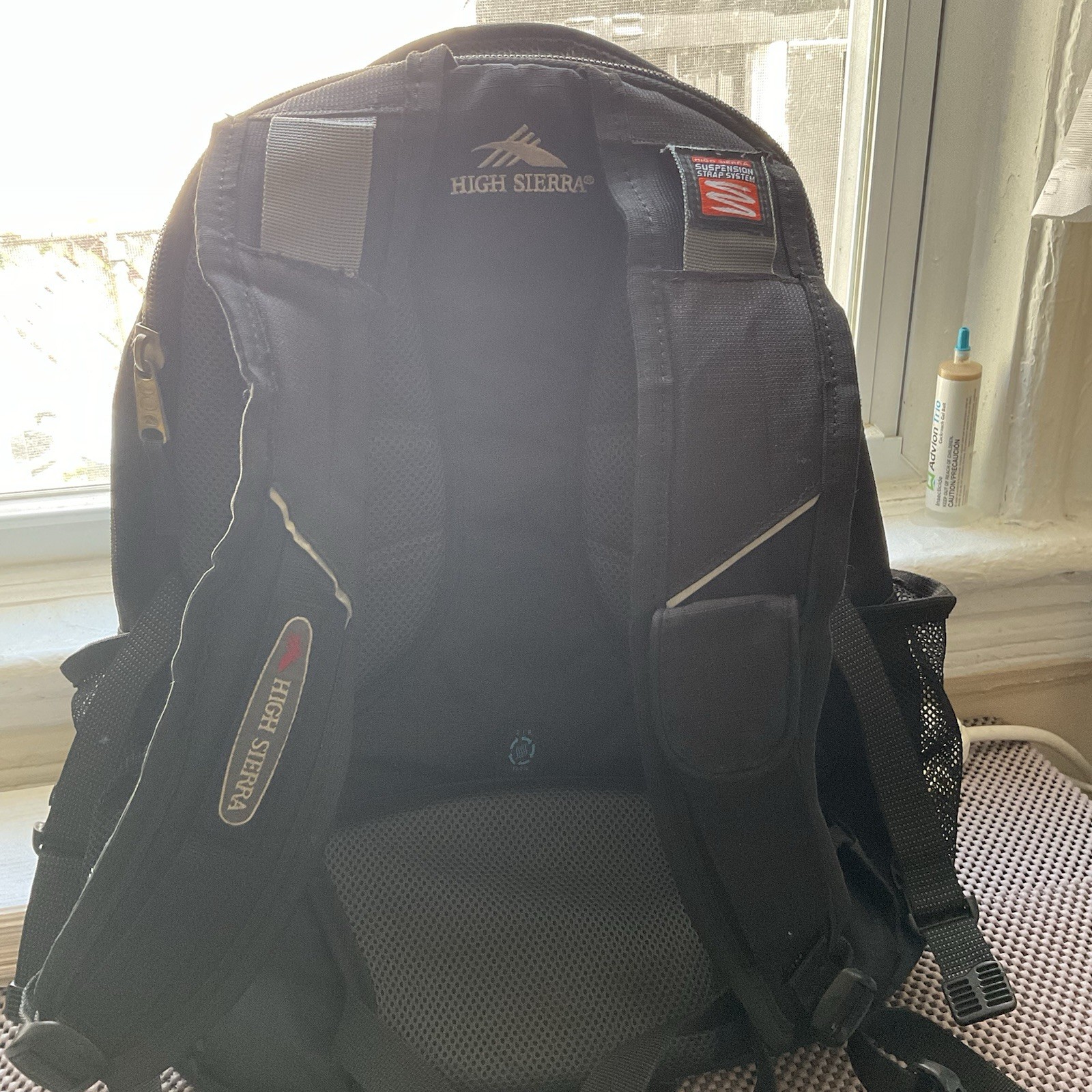 High Sierra Black Hiking Backpack Medium Zip Closure Padded 4 Pockets Logo 2