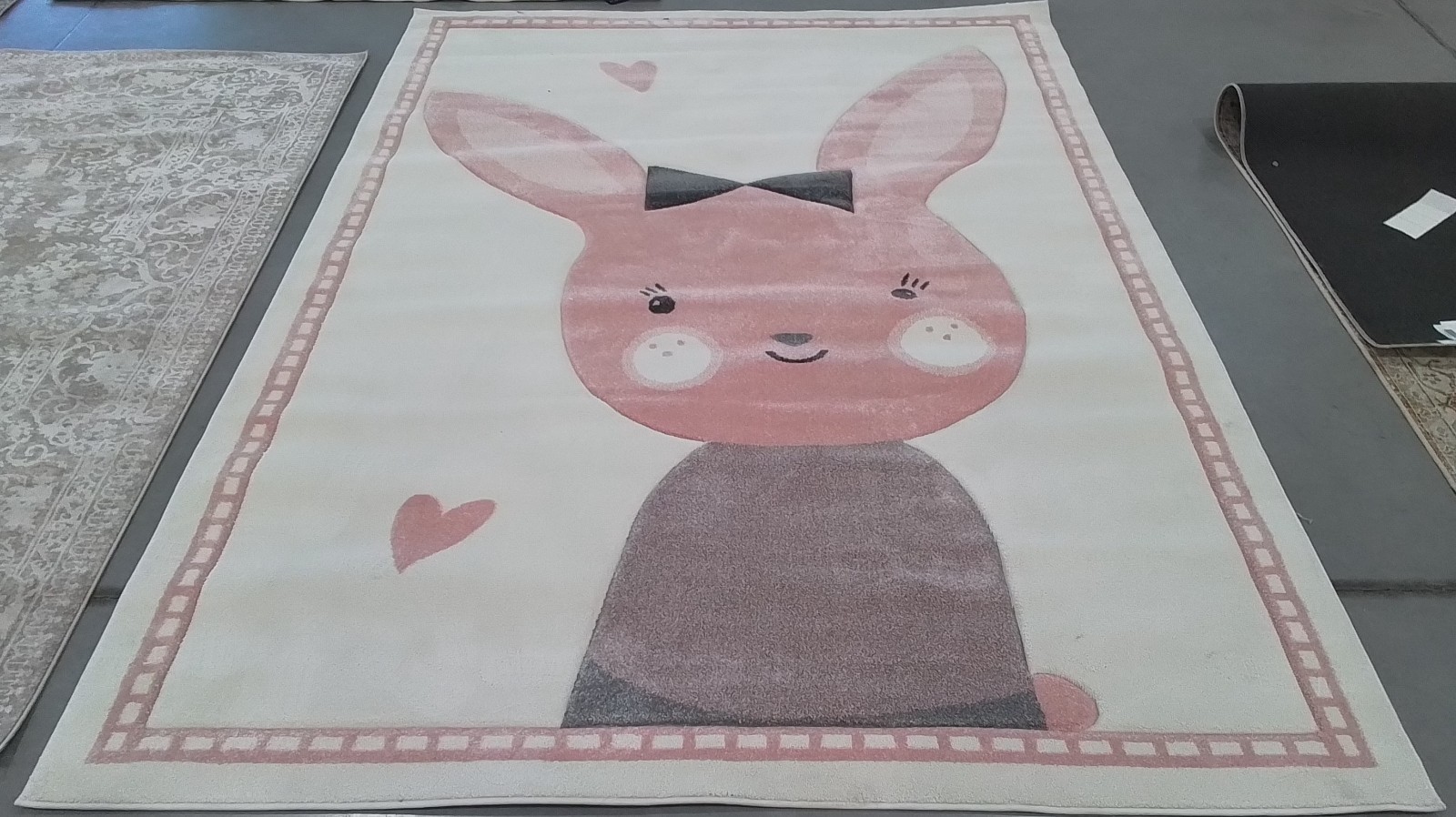 IVORY / PINK 6'-7" x 9'-0" Back Stain Rug, Reduced Price 1172776479 CRK166A-6 gallery