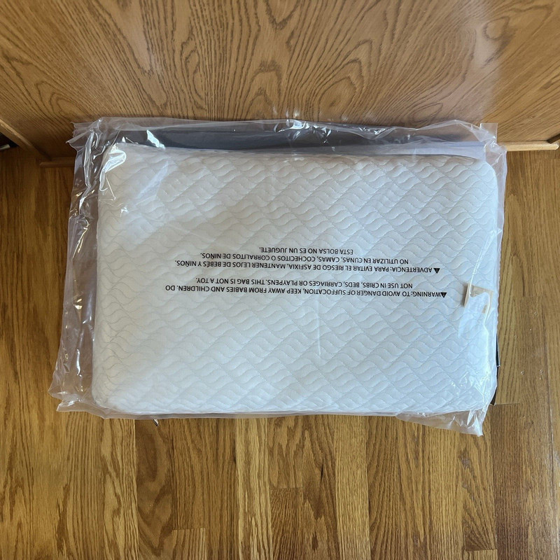 Serenity by Tempur-Pedic Cooling Memory Foam Bed Pillow Standard gallery