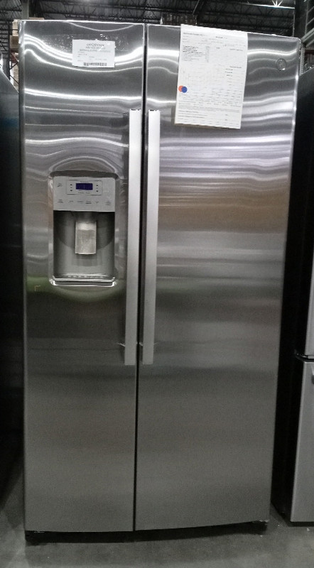 GE 36" Freestanding Side by Side Refrigerator with 25.1 Cu. Ft. - GSS25IYNFS gallery