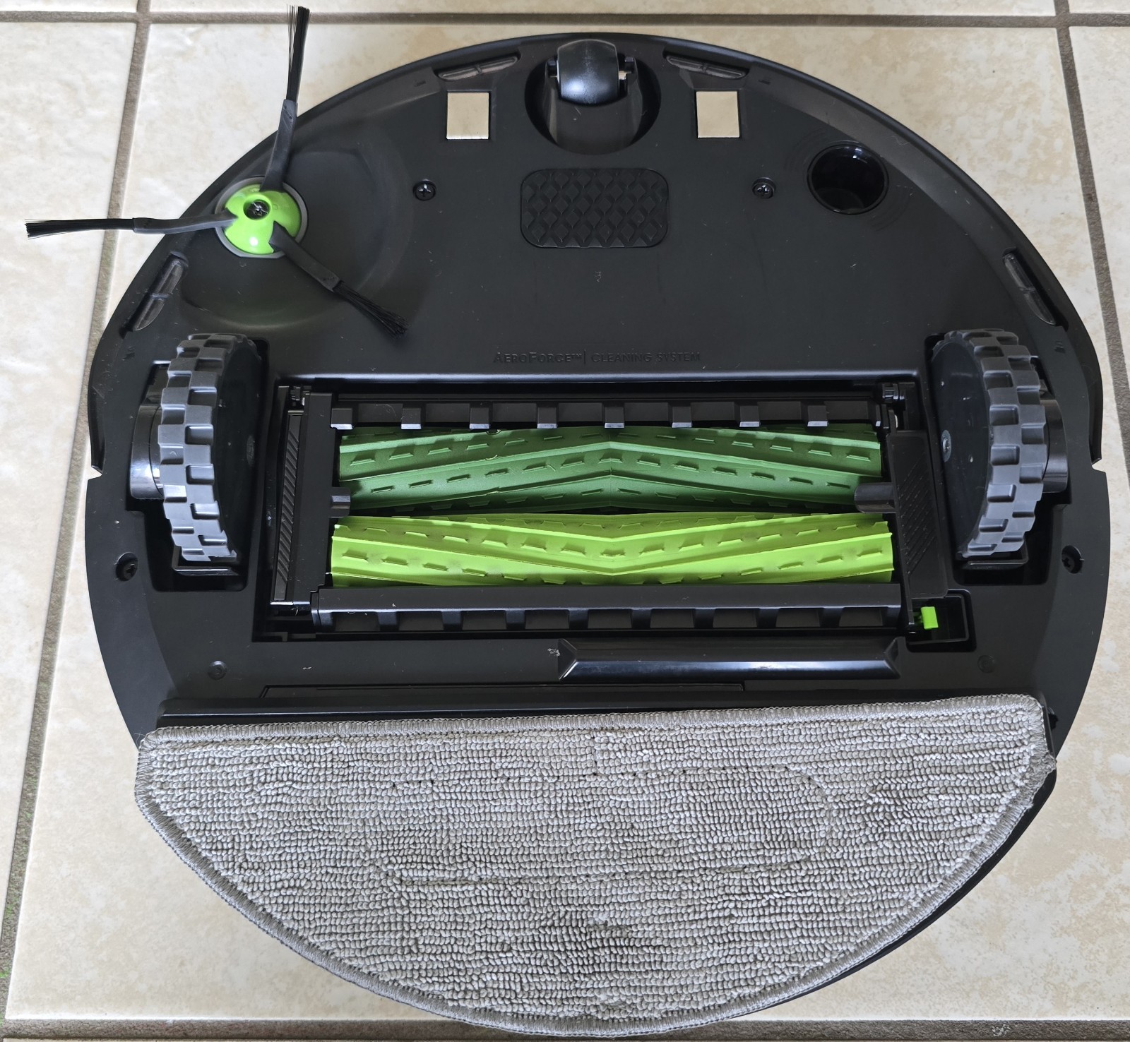 Robot Roomba J7 Robot Vacuum | Smart Mapping | Obstacle Avoidance | Black gallery