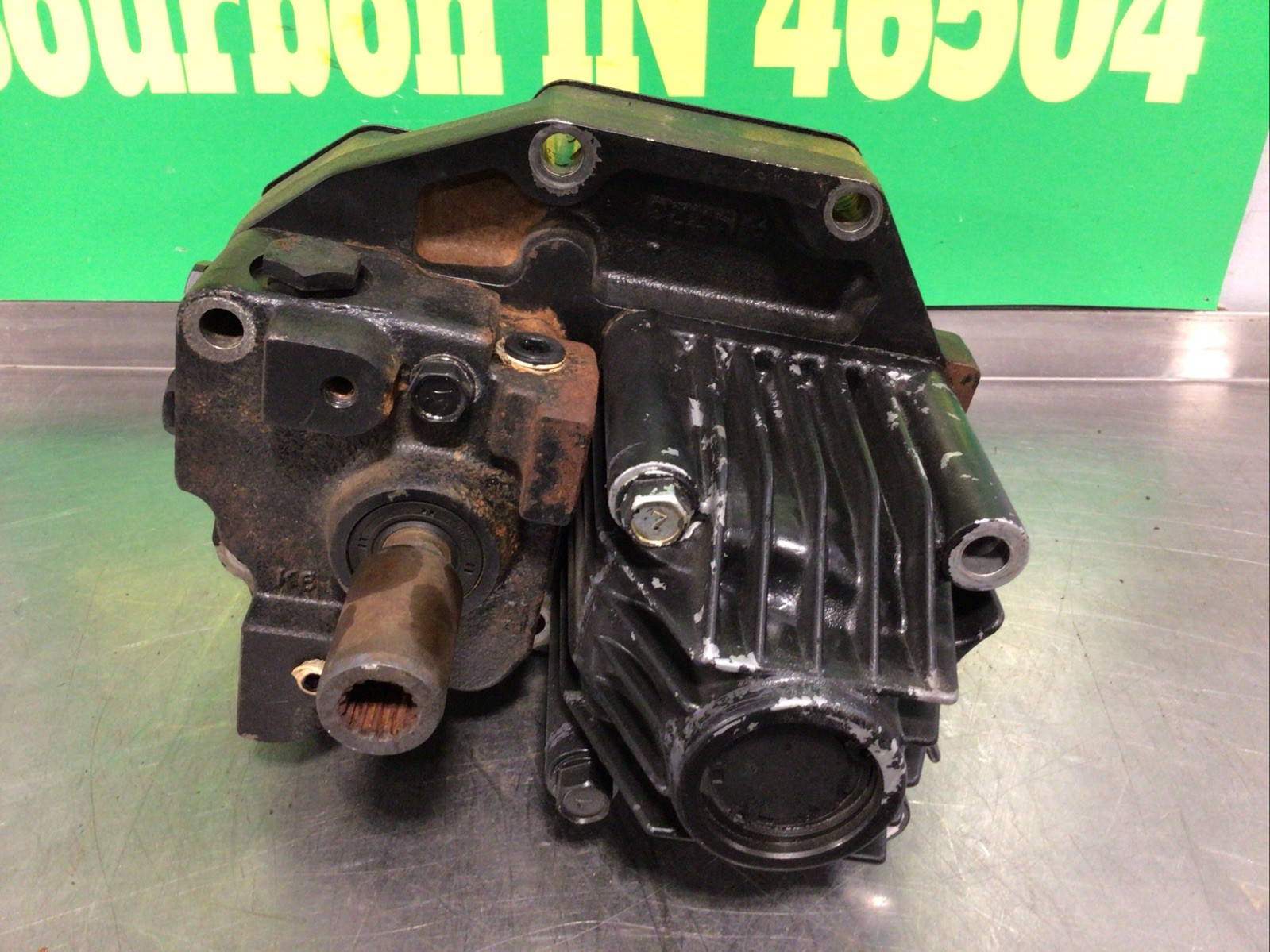 John Deere 4100 4110 Hydro Pump Assembly AM879430 LVA800101 S11 gallery