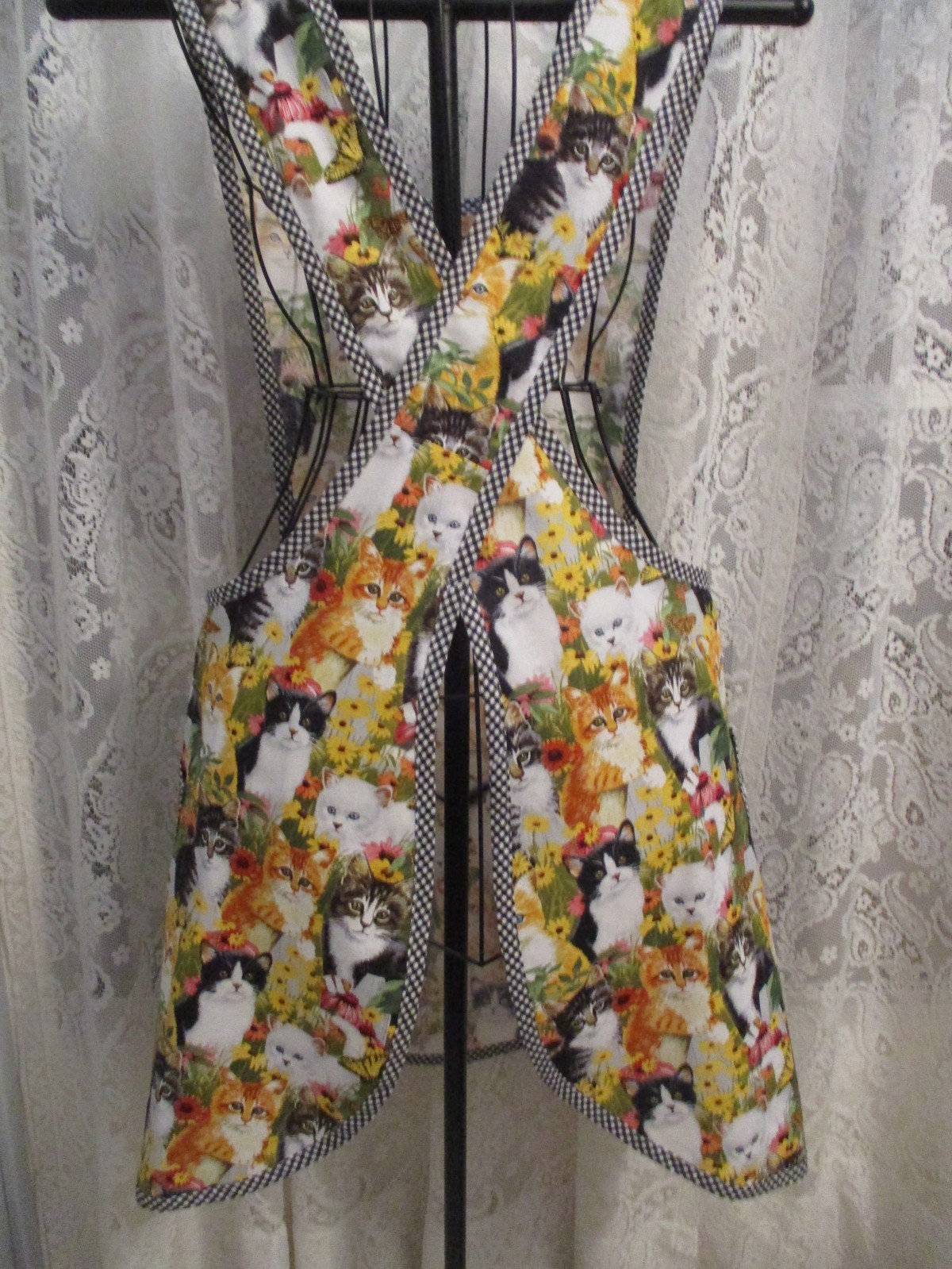 HANDMADE CATS CRISS CROSS APRON SIZE LARGE gallery