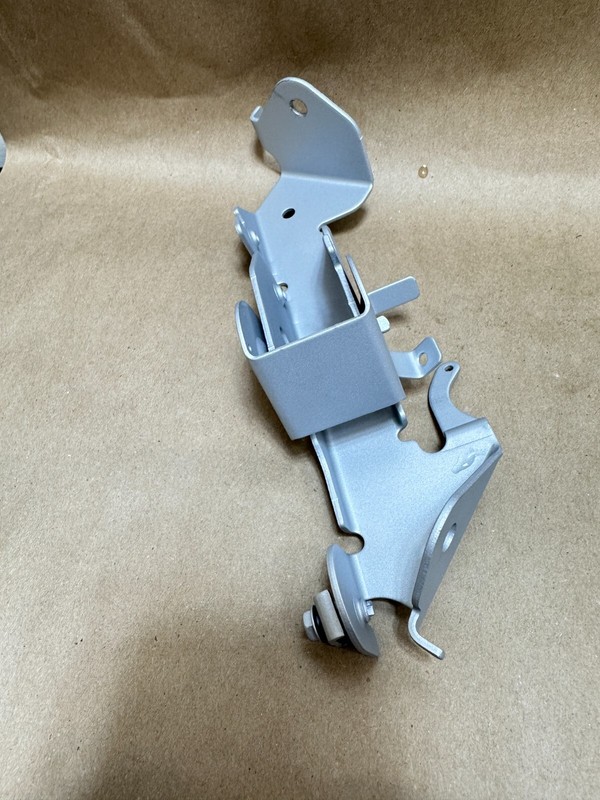 Briggs & Stratton Control Bracket 698761 Superseded to 592661 gallery