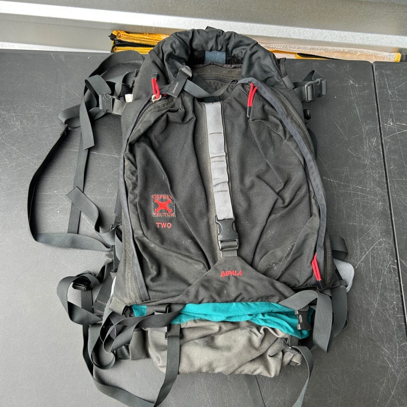 Osprey Vector Two Impala Backpack Vintage Mens Medium Black Teal Hiking Pack