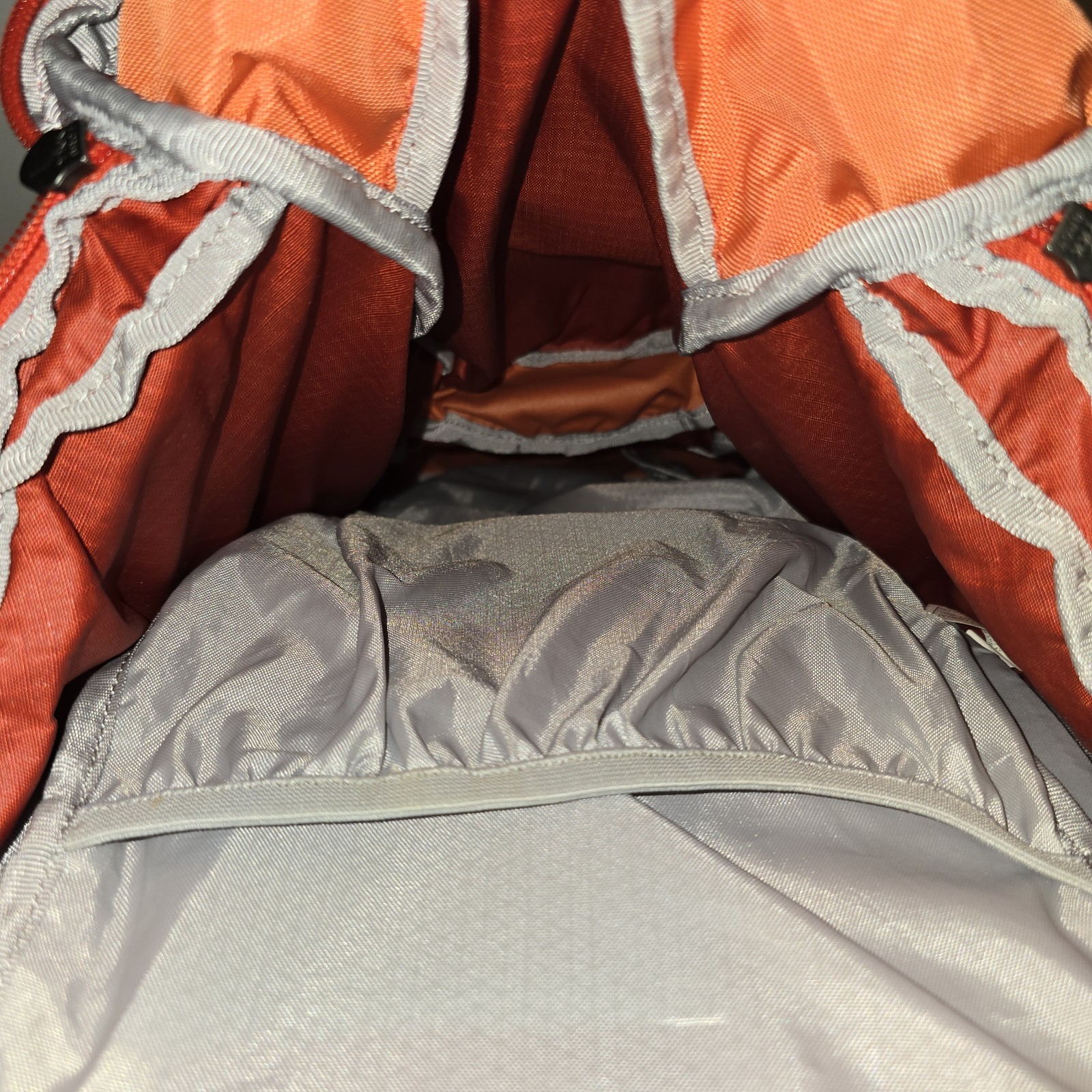 REI Traverse 28 Hiking Backpack Red  Woman’s Small 5