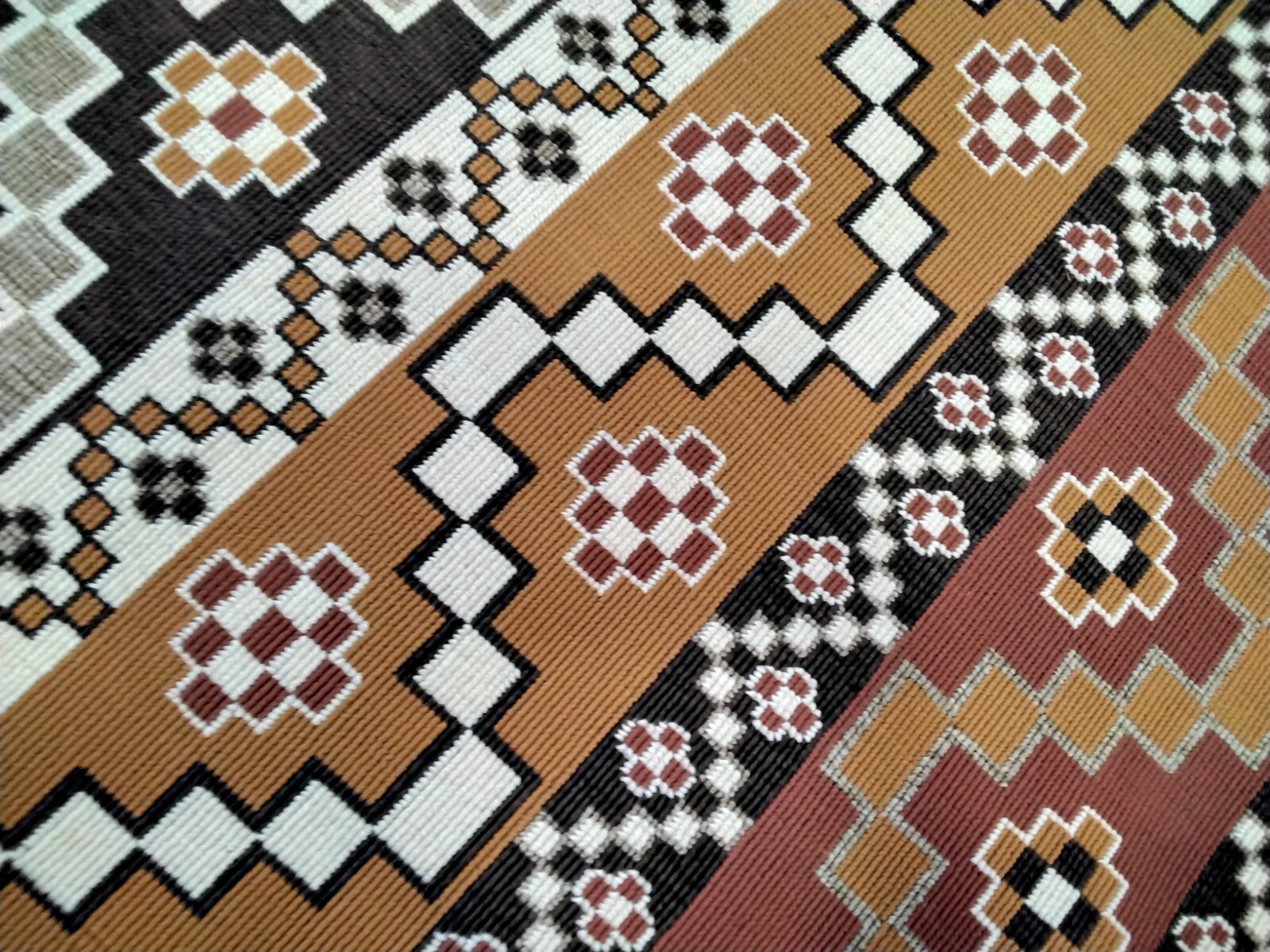 RUST / RED 6'-7" X 9'-6" Back Stain Rug, Reduced Price 1172744239 VER095-0334-6 gallery