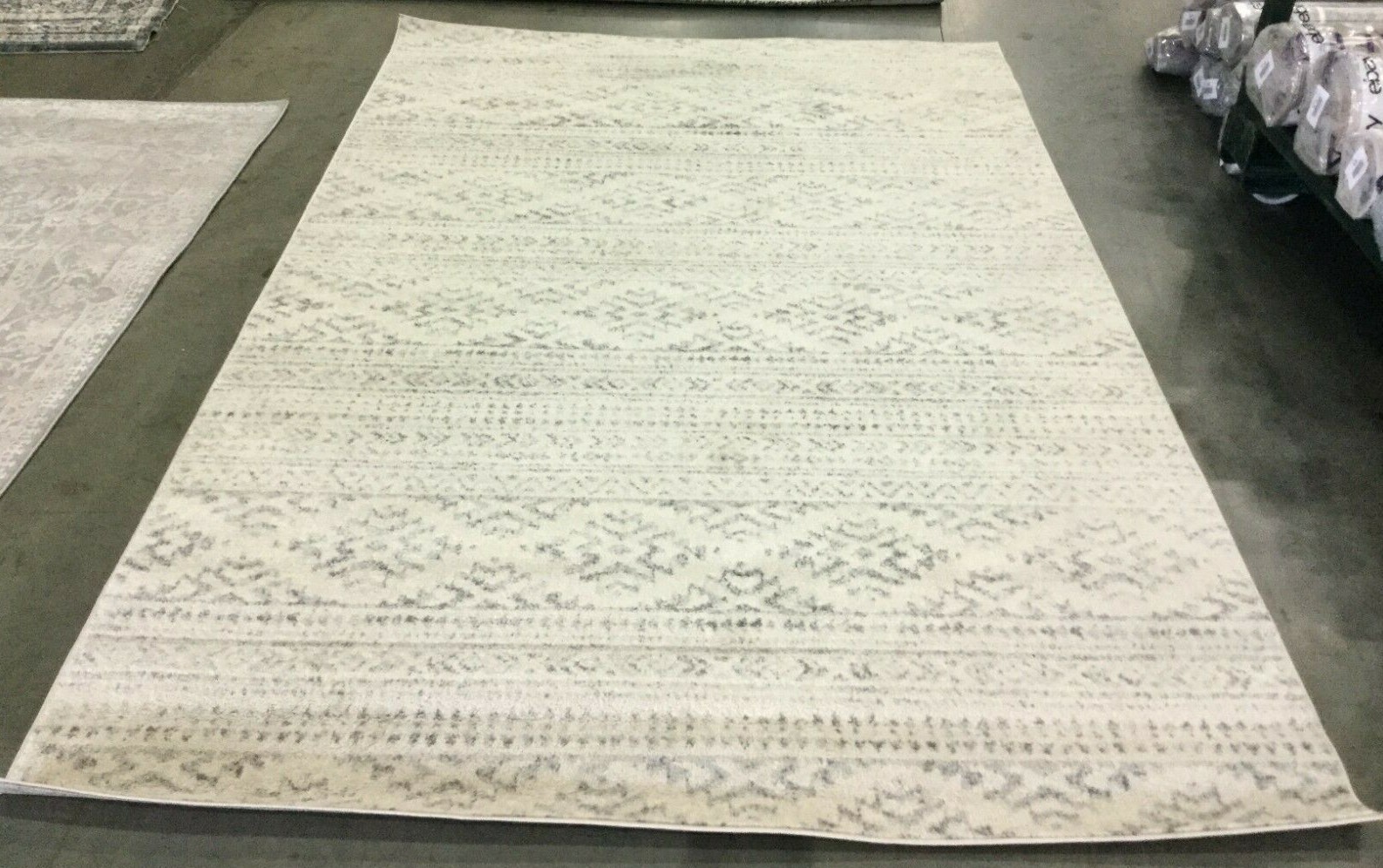 IVORY / GREY 6' X 9' Stained Rug Reduced Price 1172645810 TUL272A-6 gallery