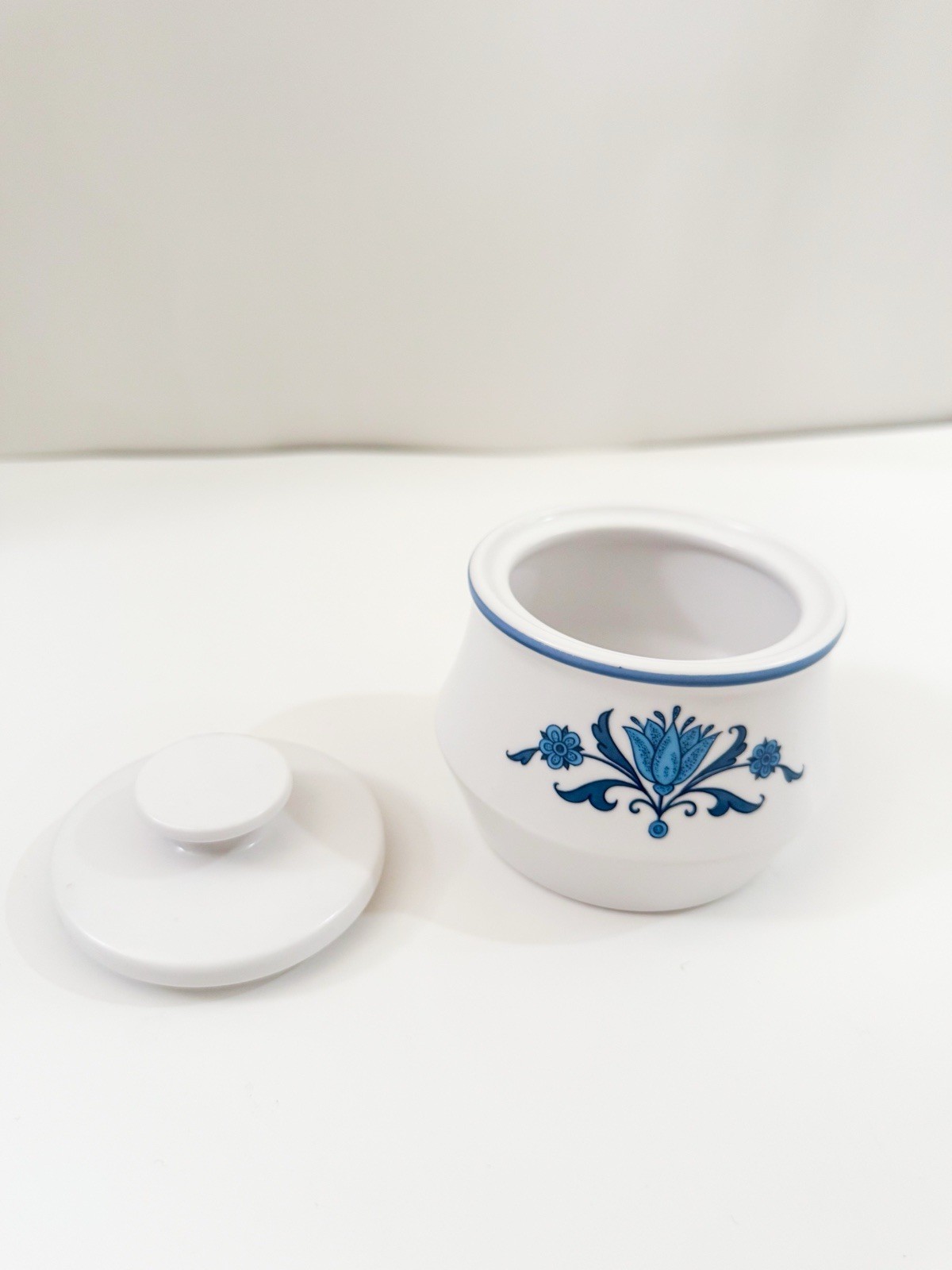 Noritake Progression Blue Haven 9004 Covered Sugar Bowl w Lid Blue Floral Japan gallery