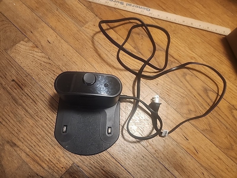 iRobot Roomba E5 With Charger Used Tested Working gallery