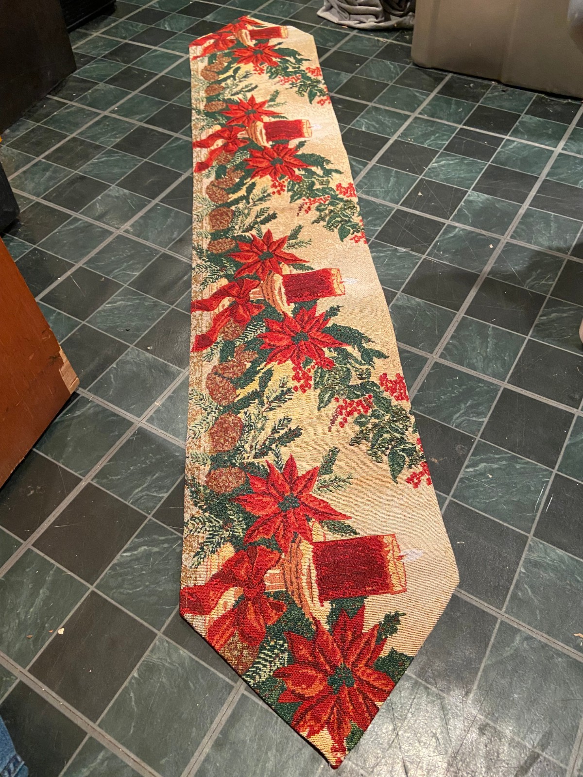 Christmas Theme Linen Table Runner 68" X 12" *Pre-Owned/No Tag* m1 gallery