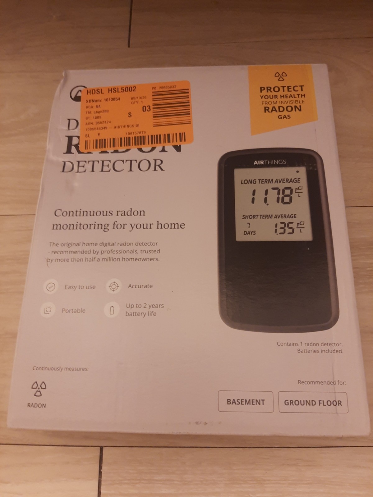 Airthings 2350 Digital Radon Detector Handheld Monitor LCD New Open Box gallery