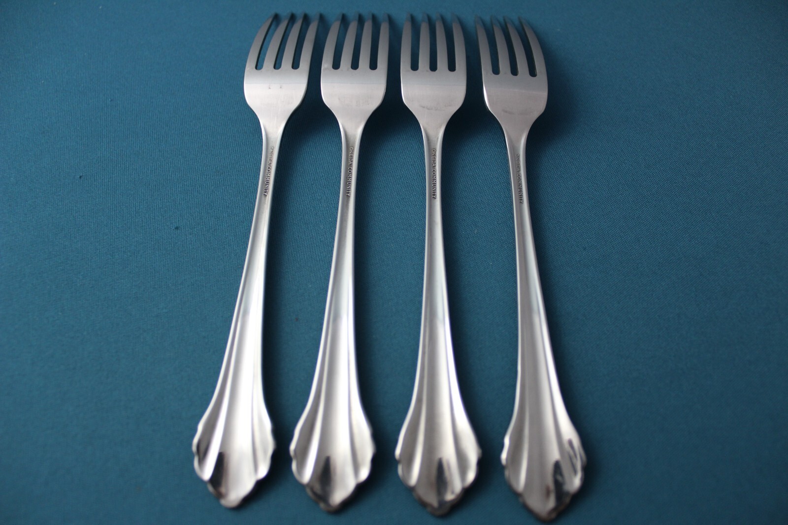 Oneida Community CLARETTE Dinner Forks (Set of 4) Stainless 7 3/4" gallery