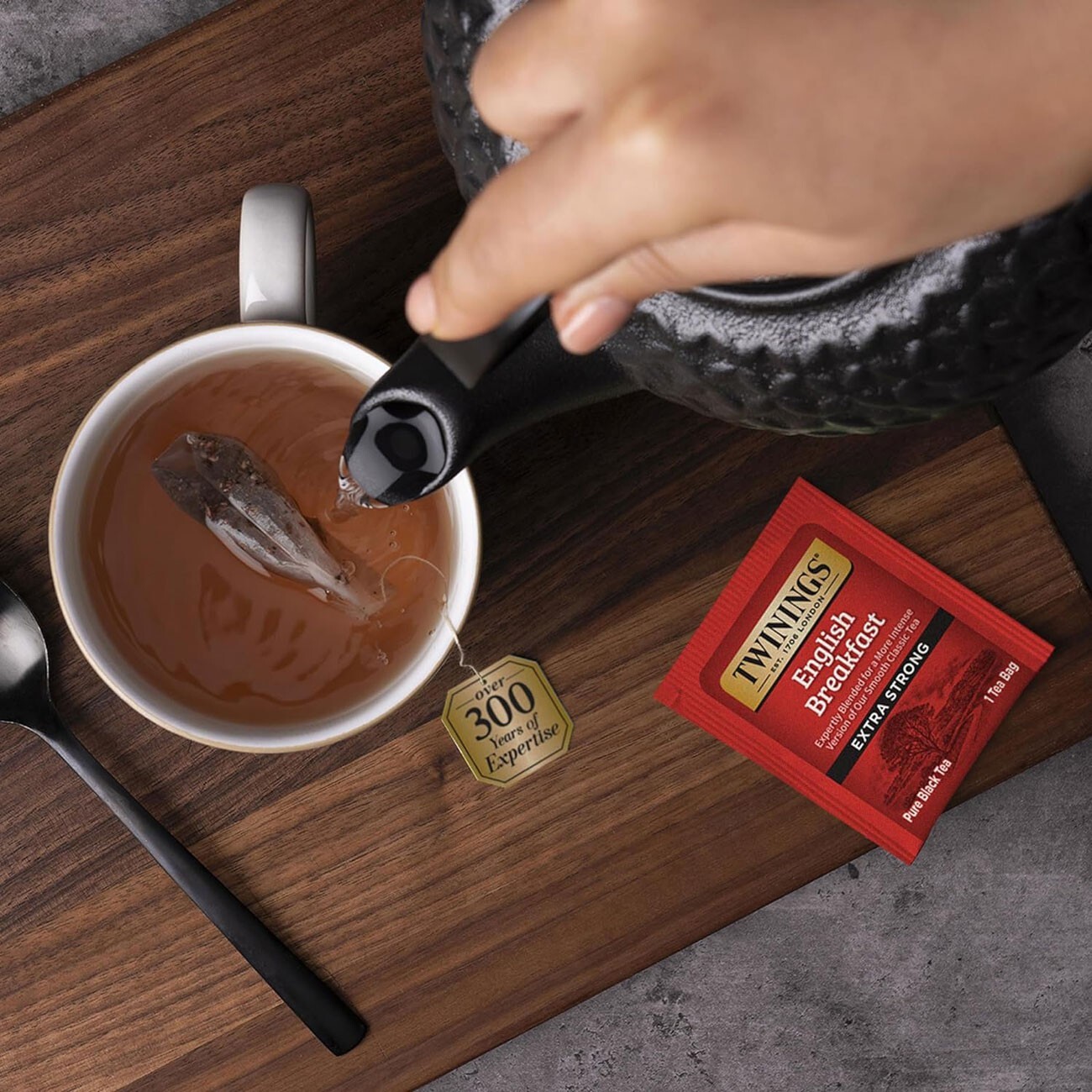 Twinings Extra Strong English Breakfast Black Tea - 20 tea bags gallery