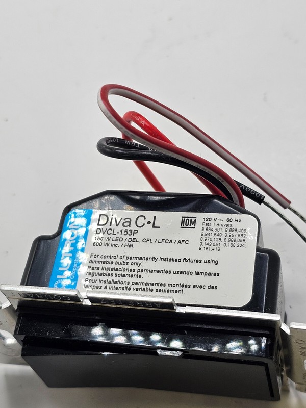 Lutron Diva Dimmer LED Light Switch Single Pole 3-Way 150WLED DVCL-153P gallery