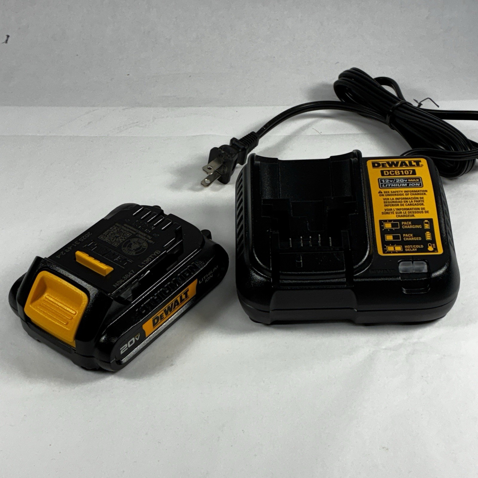 New Dewalt DCB107 12V & 20V Max Li-Ion Battery Charger & 1.5AH 20V Battery gallery