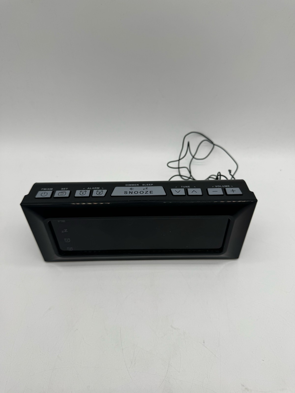 Best Buy essentials Digital Dual Alarm Clock AM/FM Radio Snooze LED Display gallery