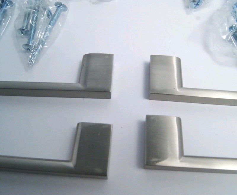 Jeffrey Alexander Cabinet Pull 5" Polished Nickel Sutton 10 Pack gallery