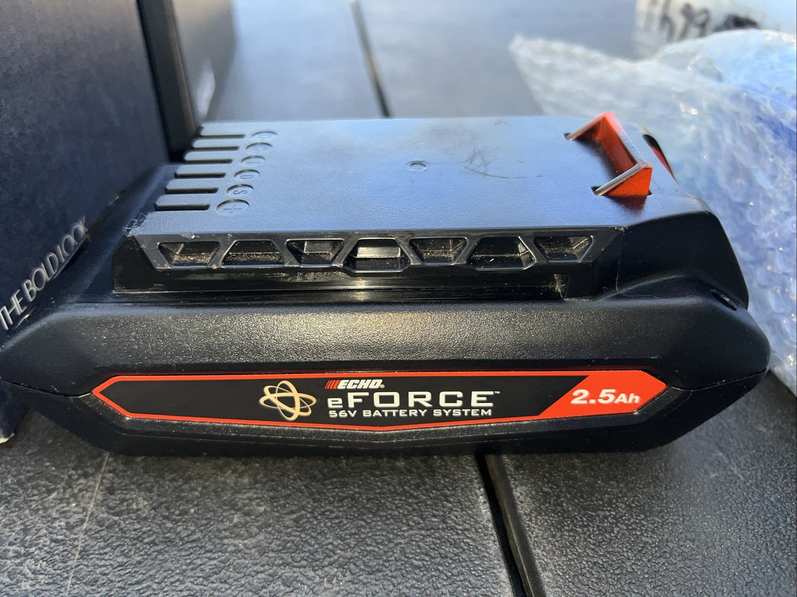 ECHO eFORCE 56V Compact 2.5Ah Lithium-Ion Battery i22 gallery