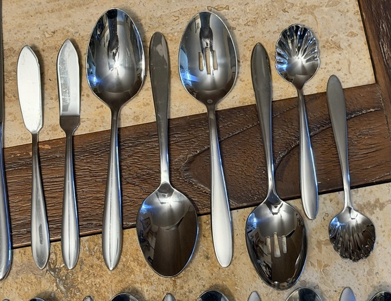 73 Piece Oneida Stainless Mooncrest Trista Service For 12 With Metal Organizer gallery