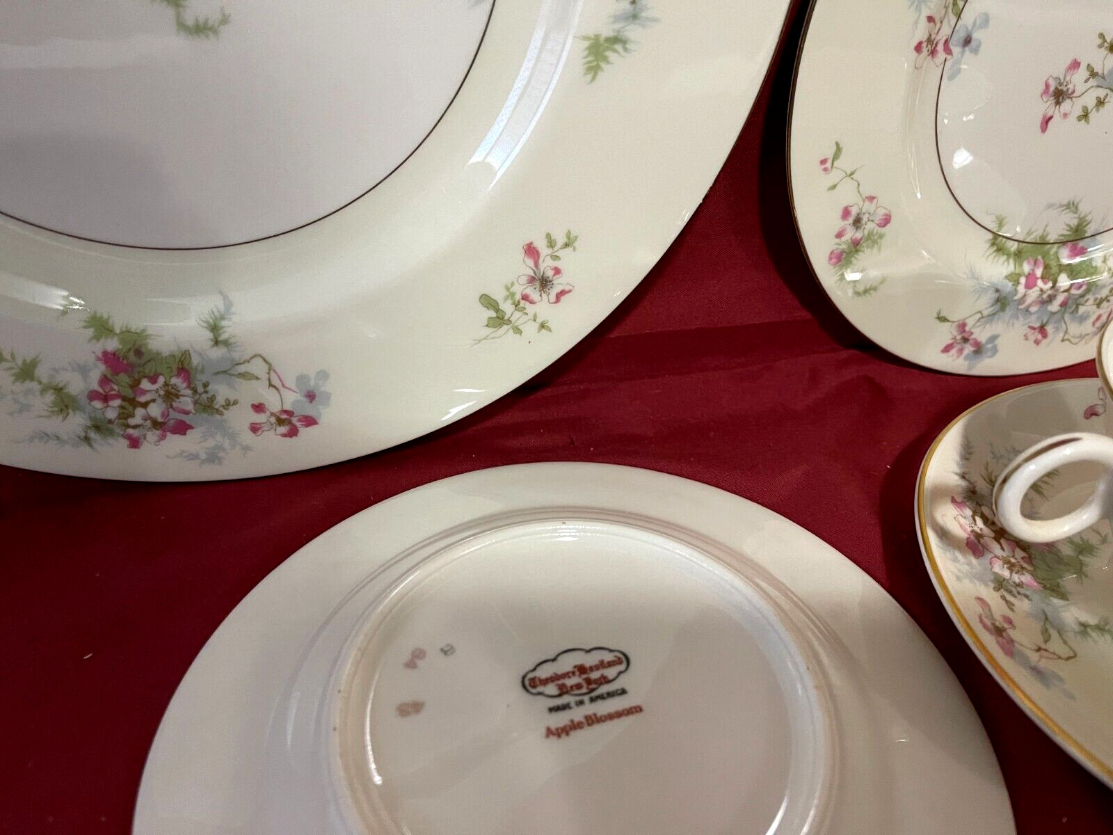 Theodore Haviland Apple Blossom (5 Piece Place Setting) gallery