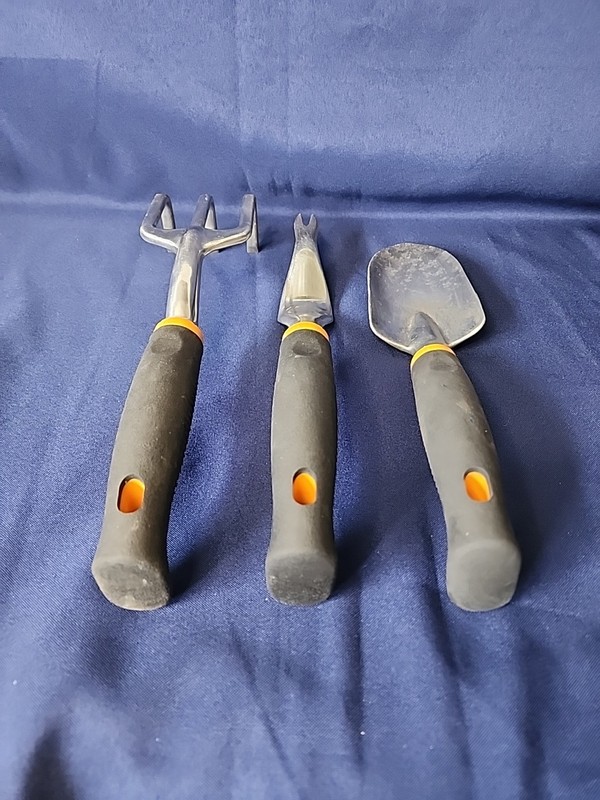 Fiskars Tool Set Polished Aluminum Head Ergonomic Soft Touch Handle gallery