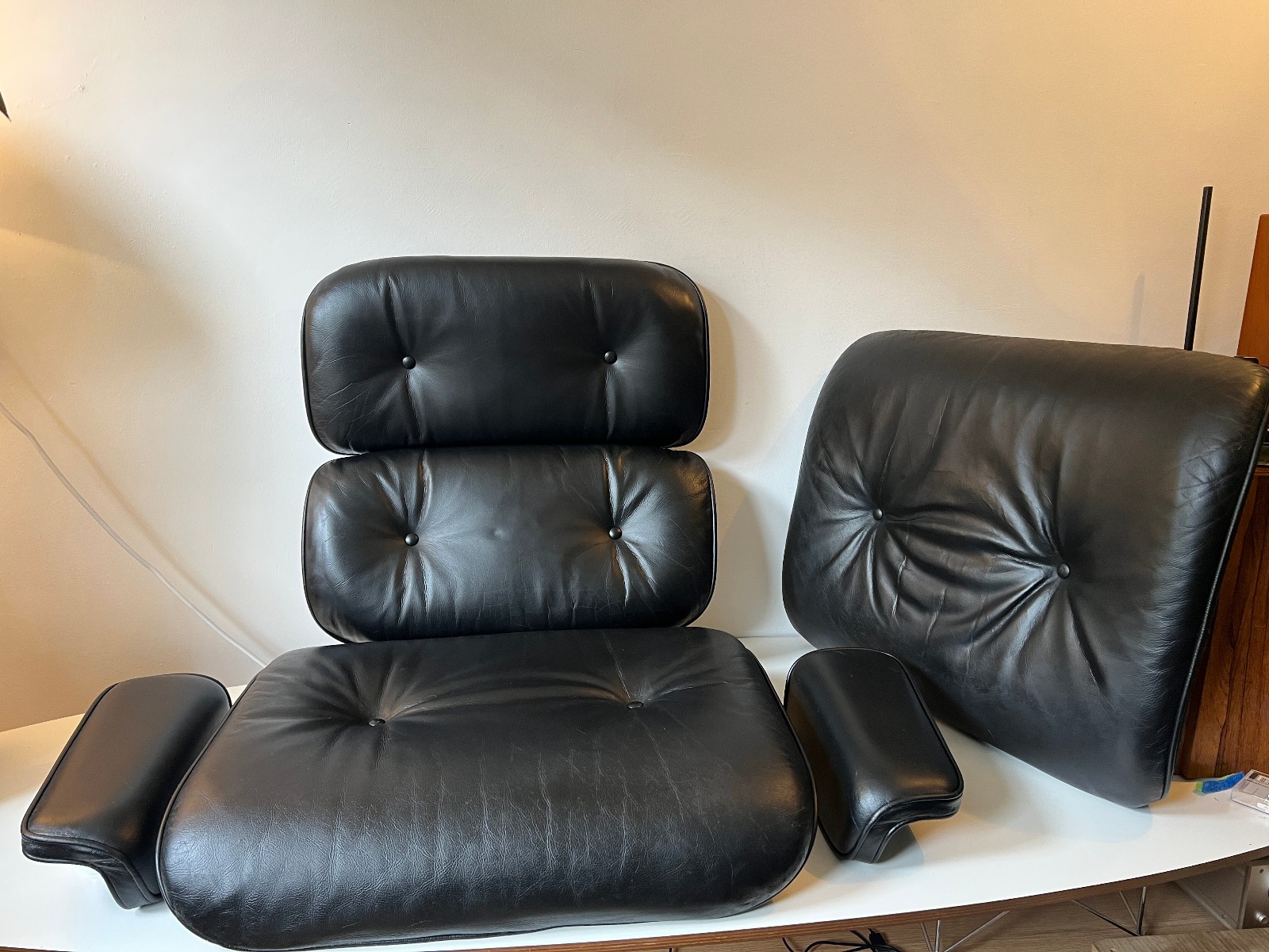 Original VINTAGE (USED) Eames Lounge Chair Cushion Leather Upholstery Set gallery