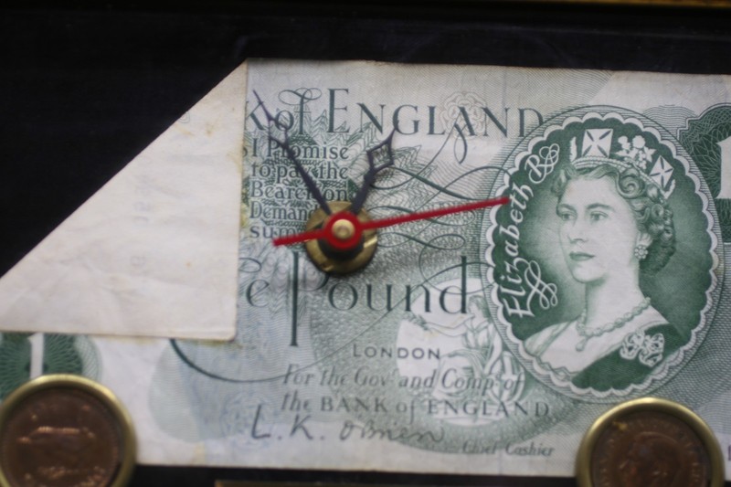 Picture Frame & Clock 1 pound P19 gallery