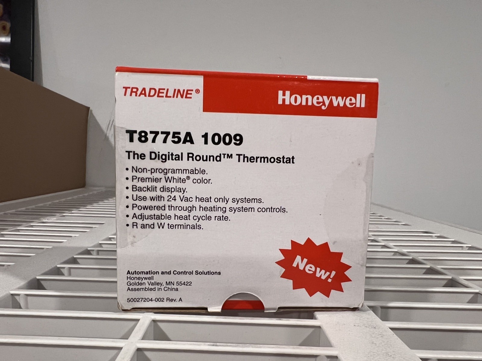 NEW HONEYWELL T8775A 1009 Digital Round Thermostat Non Programmable White gallery
