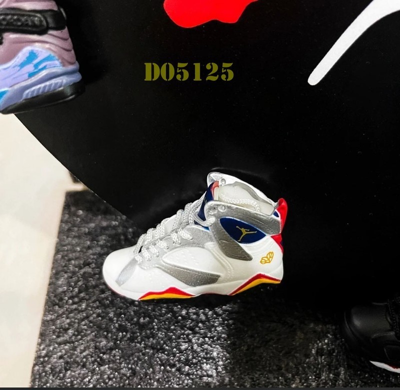 Jordan wall clock mini 3D sneakers Nike AJ Air watch magnet gift basketball NBA gallery