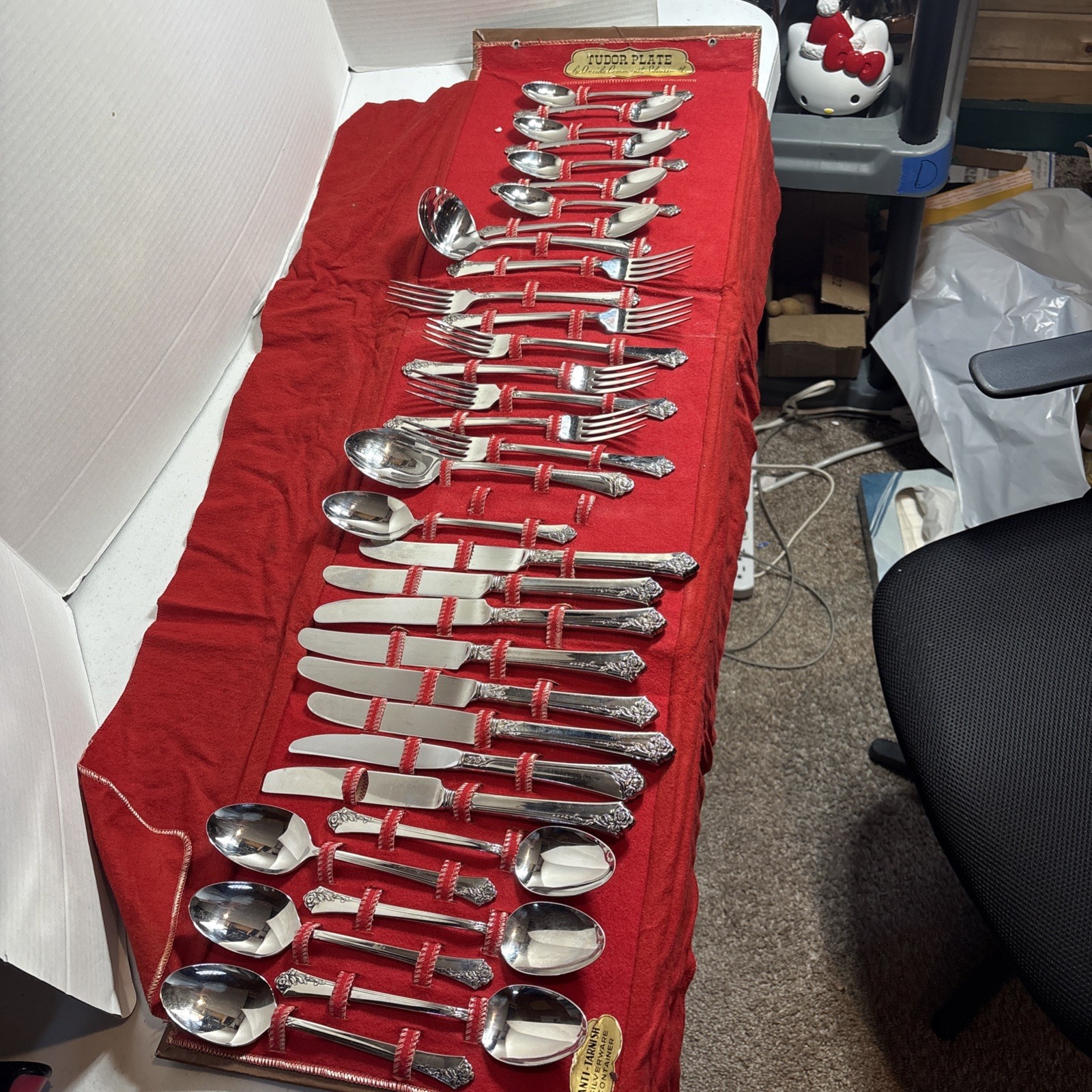 Vtg Oneida Cube Golden DAMASK ROSE 33Pieces Service for 8 Missing 1 Lg Spoon gallery