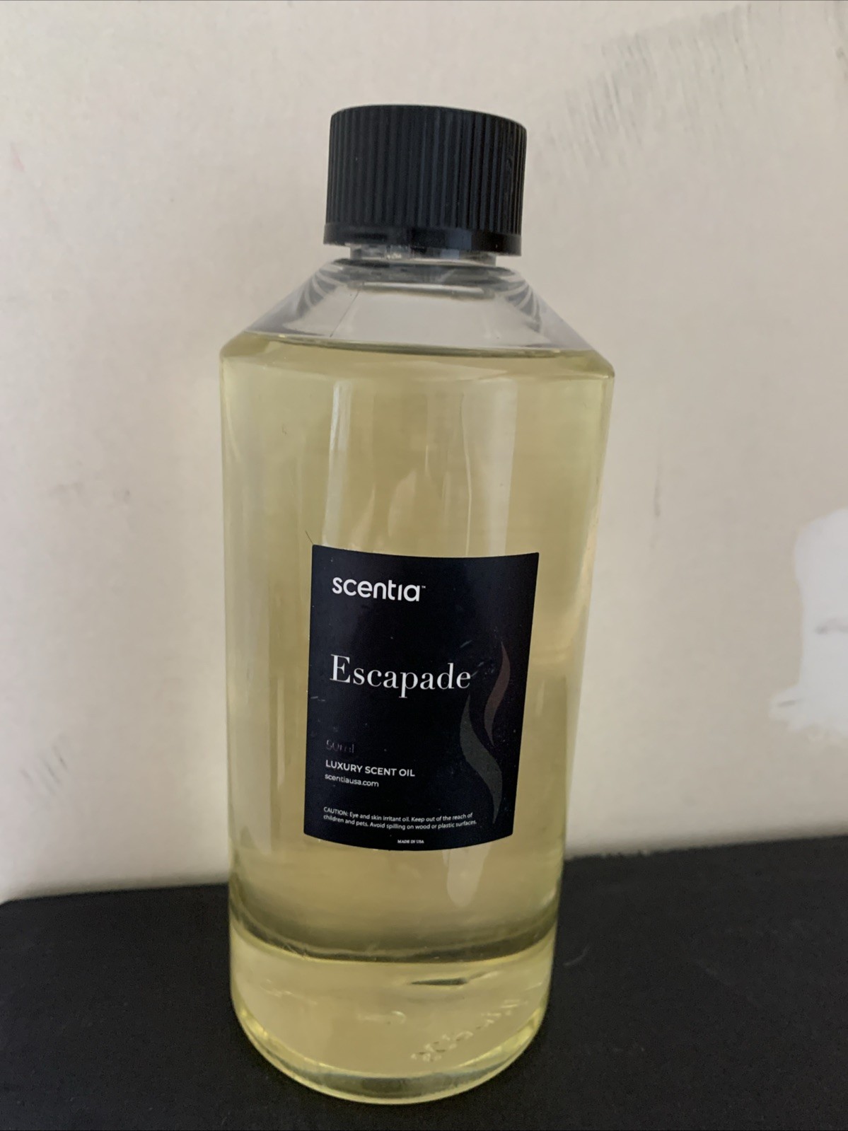 Scentia Hotel Diffuser Oil Escapade Scent - 50 mL gallery