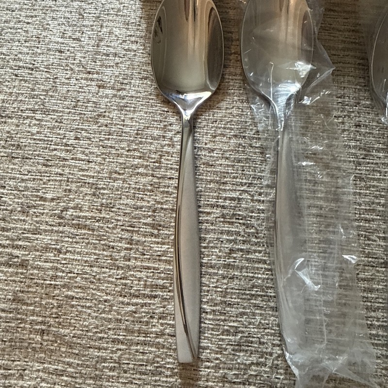 Oneida Camlynn Everyday Flatware Dinner Spoons 18/0 Service for 4, Silver gallery
