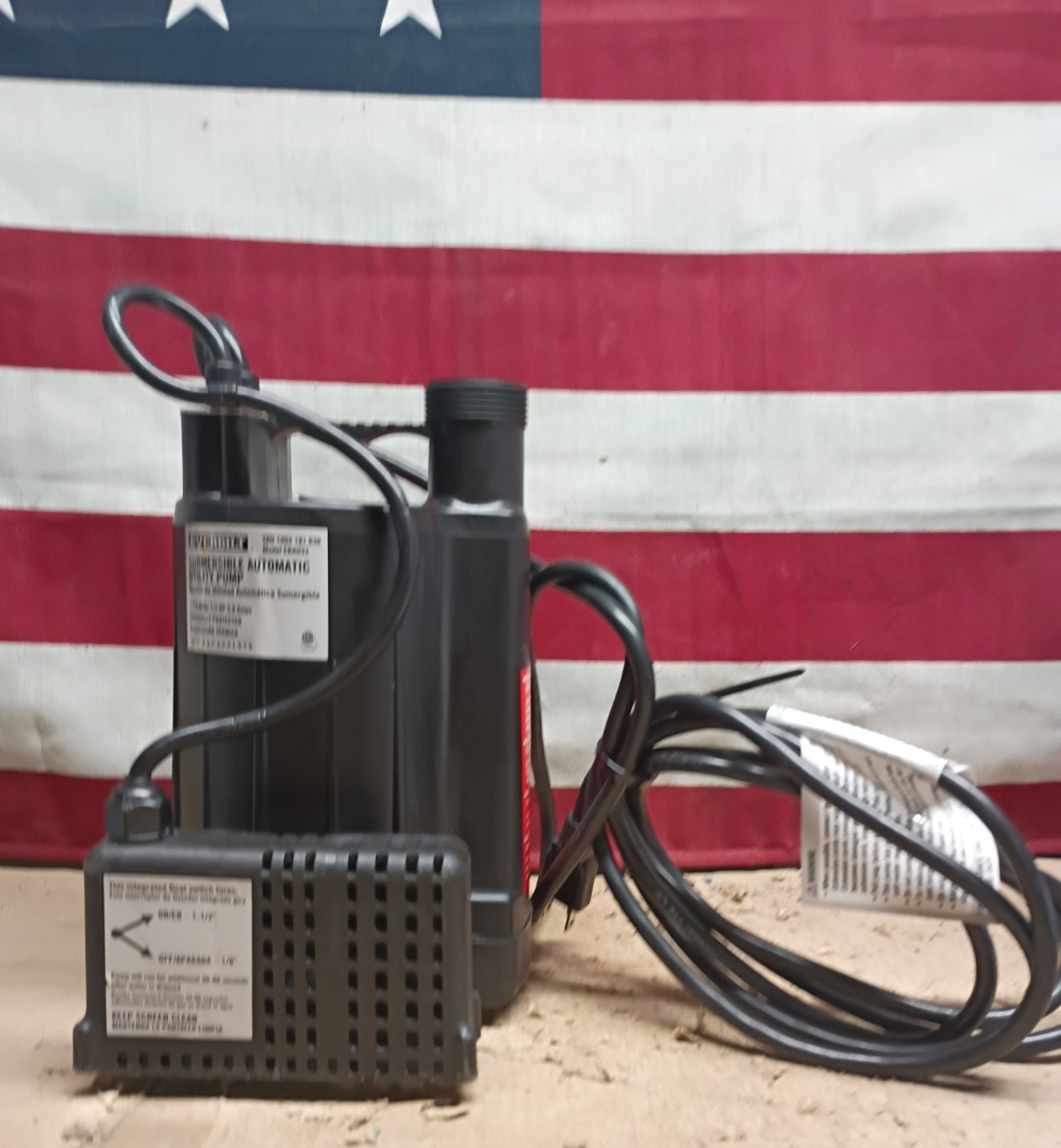 Everbilt EBAU33 1/3 HP Automatic Utility Pump 1004181630 Open Box gallery