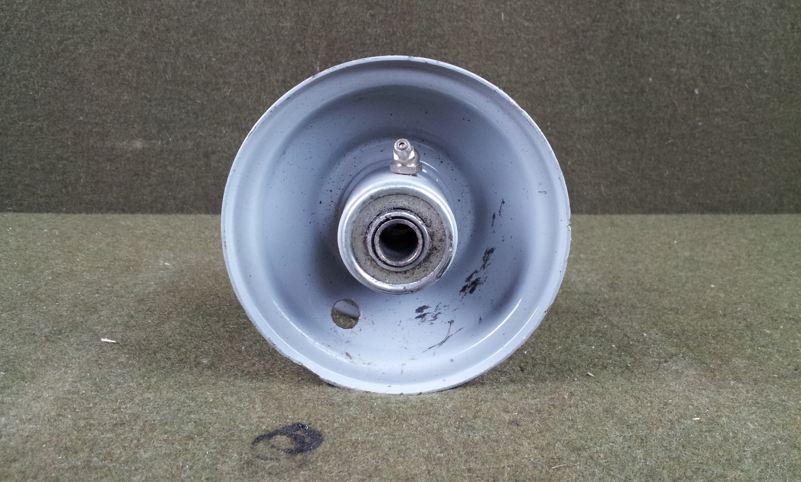 4" x 2.5" Single Piece Rim 5/8"Hub Bore with 1/2" Bore Insert gallery
