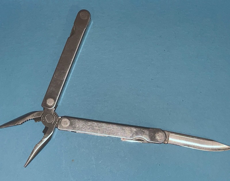 Original Leatherman Multi-Tool Knife w/ Leather Sheath Vintage No Date Mark gallery