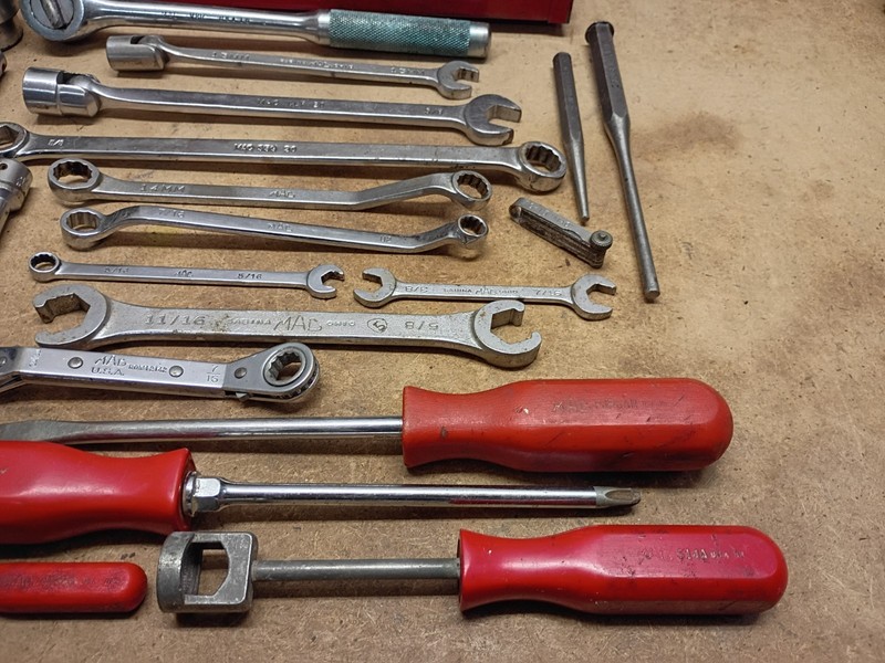 MAC Tools 40-PC Mixed Tool Set:Sockets, Wrenches, Screwdriver, Ratchet and More gallery