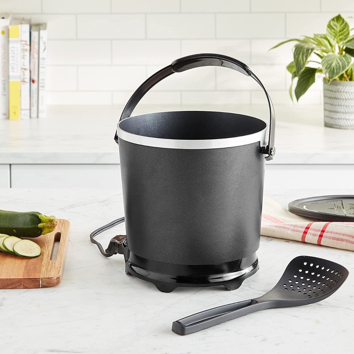 Presto® GranPappy® Electric Deep Fryer | 6-Cup gallery