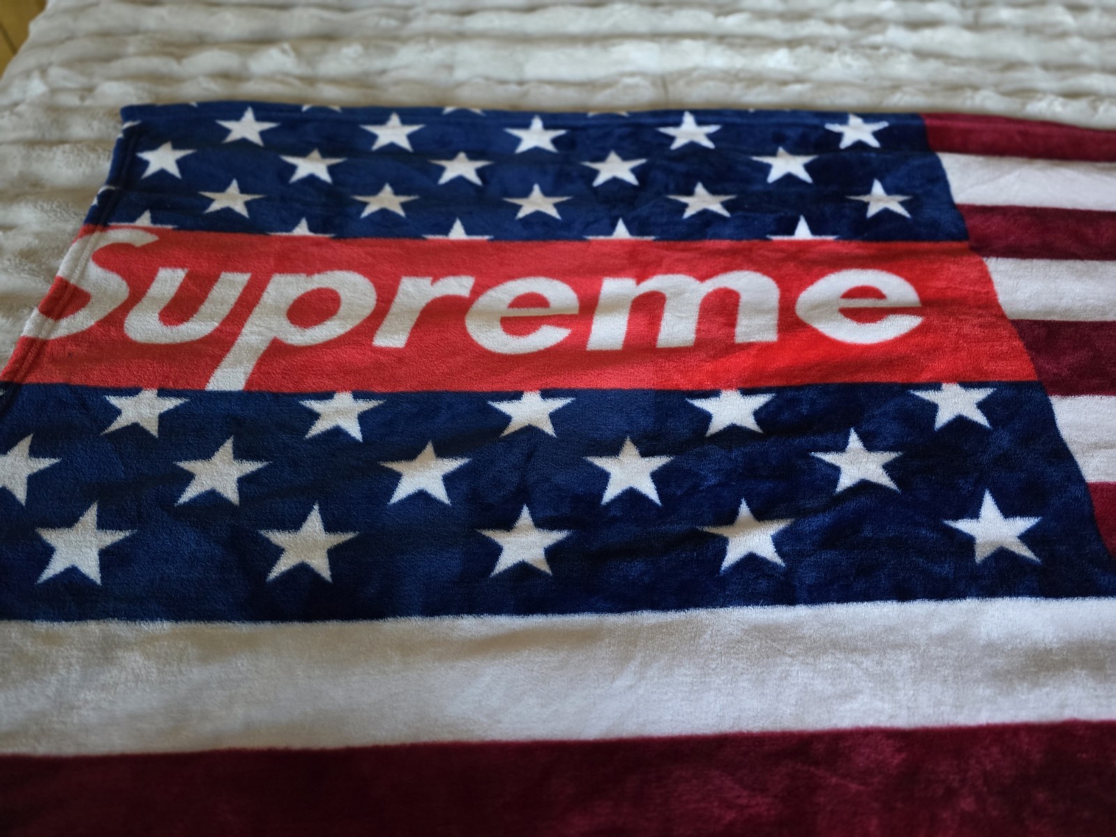 Supreme Throw 60×48" American Flag Plush Vibrant Colors gallery